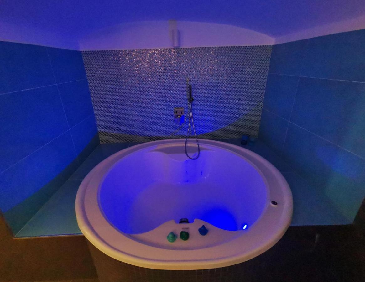 Casa Del Sole Hotel Наполи Екстериор снимка
